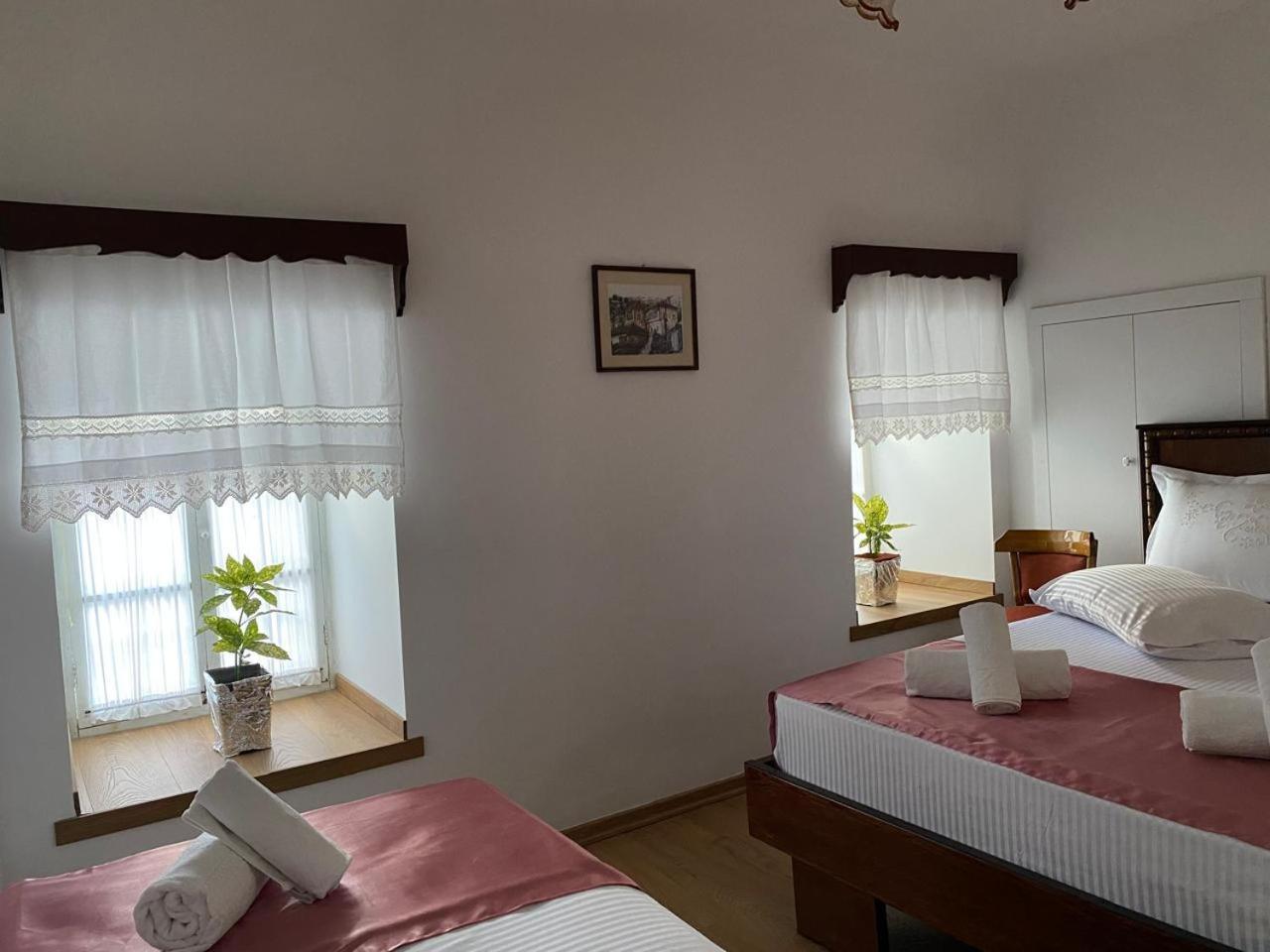 Yuri Guest House Gjirokaster Exterior photo